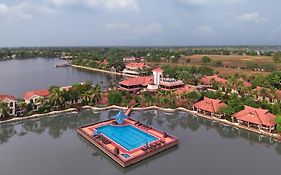 Sterling Lake Palace Alleppey