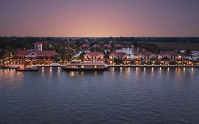 Sterling Lake Palace Alleppey